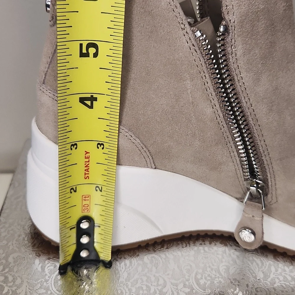 ALEX MARIE WOMEN'S CAMEL ANKLE BOOTS. SIZE 9.5 - Picture 5 of 11